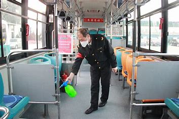 青岛公交驾驶员用行动传递榜样力量